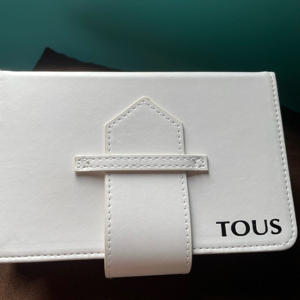 Tous jewelry Box with 2 cosmetics brush
